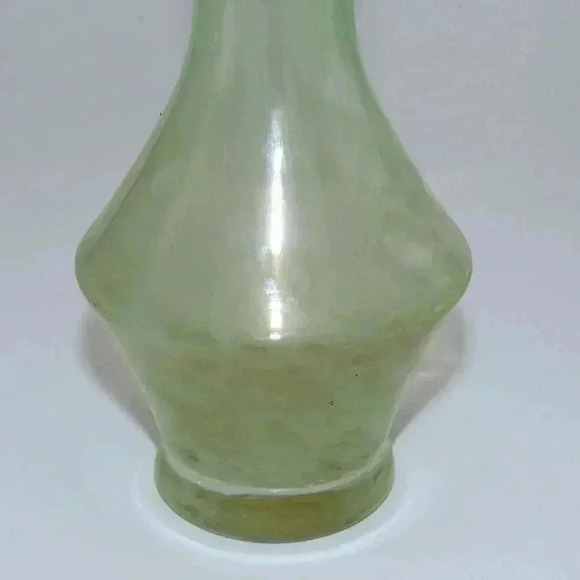 Vintage Swirled Stretch Pulled Green Glass Vase - Picture 5 of 6